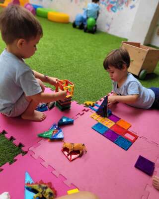 Foto Escuela Infantil Atlas Espai d'acompanyament Infantil #3