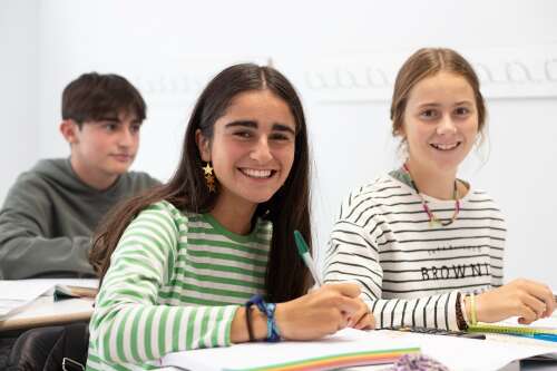 Foto Colegio CEU Virgen Niña Vitoria #2