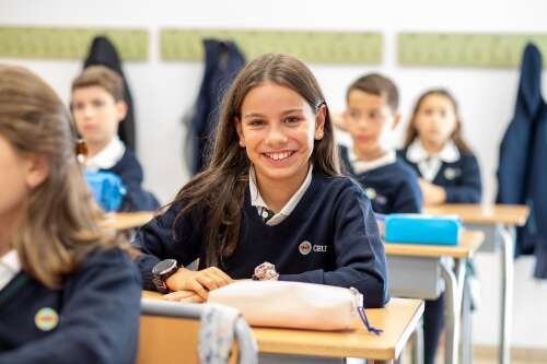 Foto Colegio CEU Virgen Niña Vitoria #2