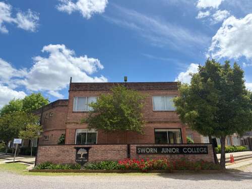 Foto Colegio Sworn Junior College #3