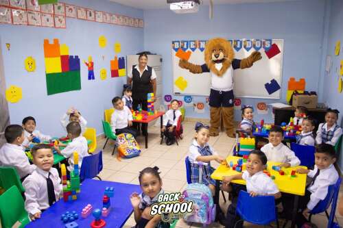 Foto Colegio Instituto Amistad de Acuña  #2