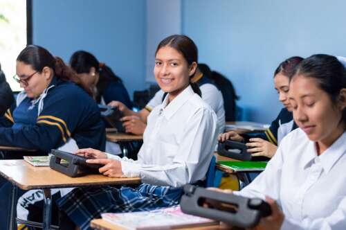 Foto Colegio Instituto Amistad de Acuña  #2
