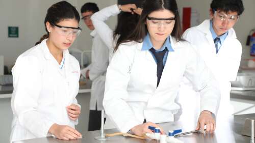 Foto Colegio Winpenny School #2