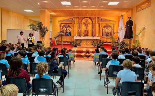Foto Colegio Concertado San Antonio De Padua (Cáceres) #2