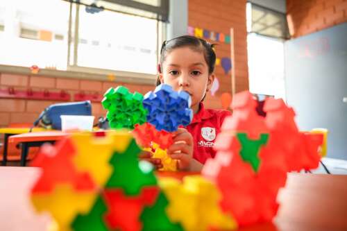 Foto Colegio Alejandro Magno #2