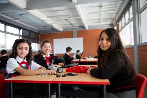 Foto Colegio Alejandro Magno #3