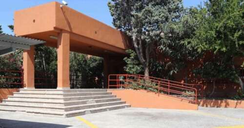 Foto Colegio CEE Púb. Penyeta Roja #0