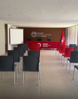 Foto Preparatoria Euncet Business School México #3