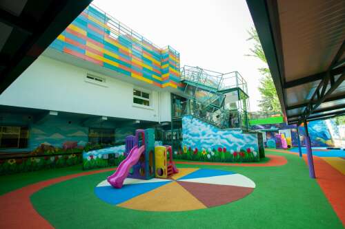 Foto Ecole Pomme D'Api Escuela Infantil #1