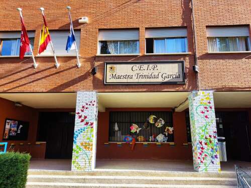 Foto Colegio Maestra Trinidad García #0
