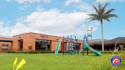 Foto Colegio Los Portales - Norte, Zona Arrayanes #2