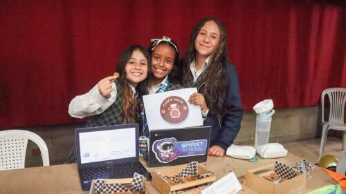 Foto Colegio  Maximino Poitiers #2