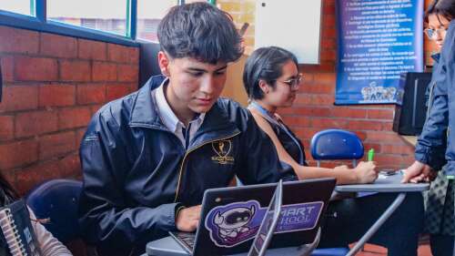 Foto Colegio  Maximino Poitiers #2