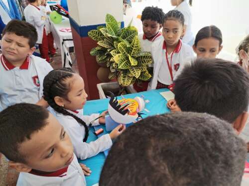 Foto Corporacion Colegio De Las Americas #2