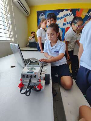 Foto Colegio Everest Bilingüe #2
