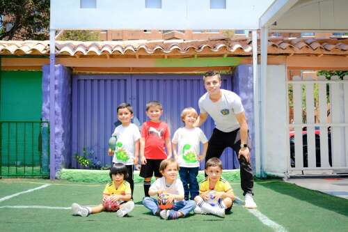 Foto Jardín Infantil Jardín Infantil Librito Encantado #2